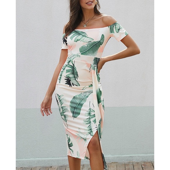 Chic Nation Dresses & Skirts - Fun cocktail dress! Leaf print Tropcial white